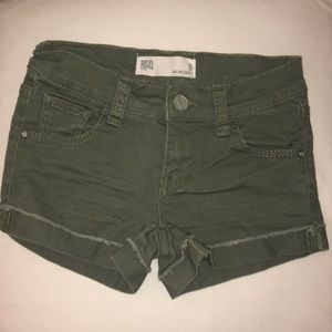 green malibu short size 0